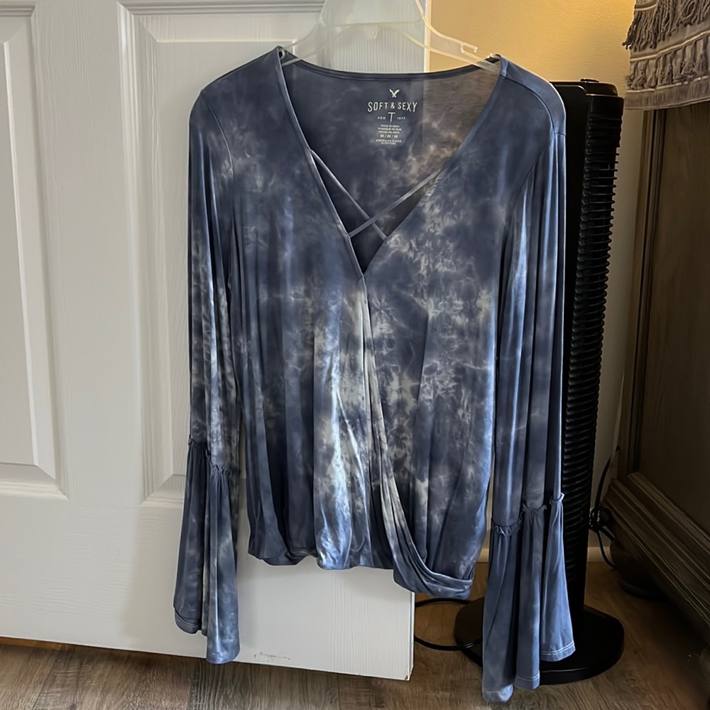 Bell sleeve blouse